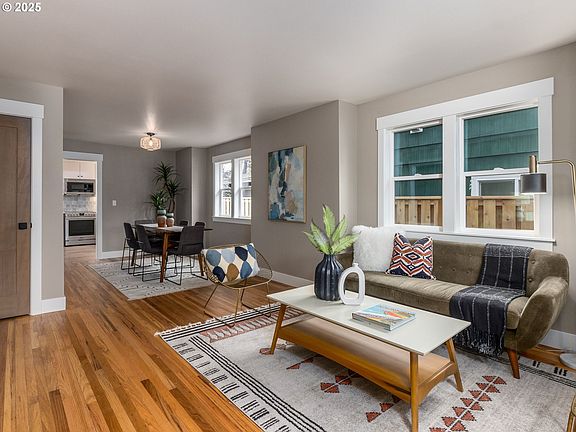 4th image of 2150 N Saratoga St #1