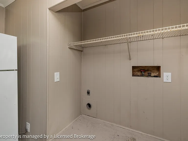 145 Brentwood Dr #1 — Photo 16