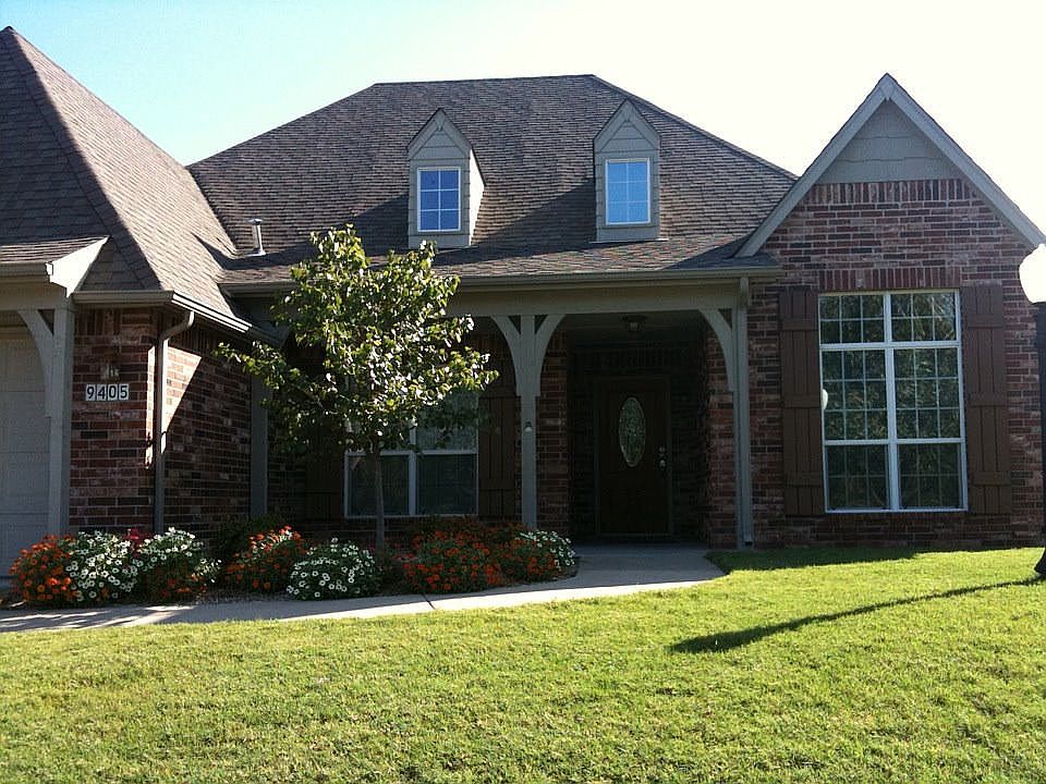 2nd image of 9405 N 105th Ave E