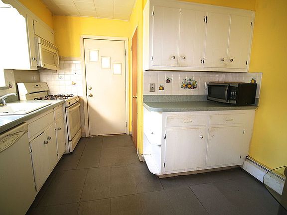 4th image of 317 Lacey Dr