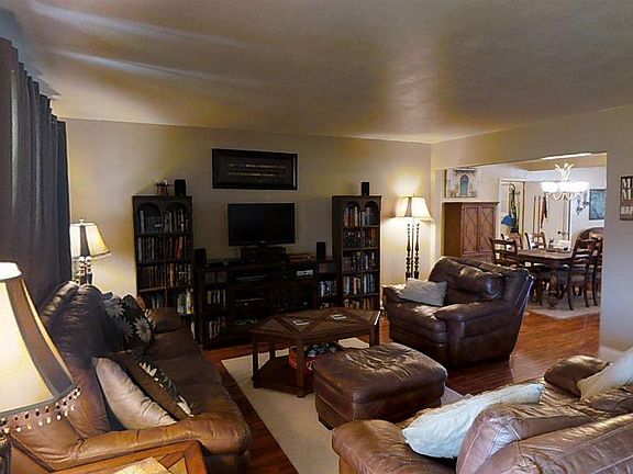 2nd image of 418 E Seco Dr