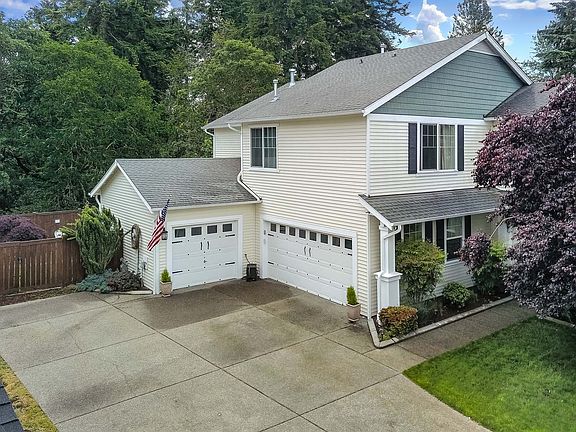 2nd image of 2447 Wallace St