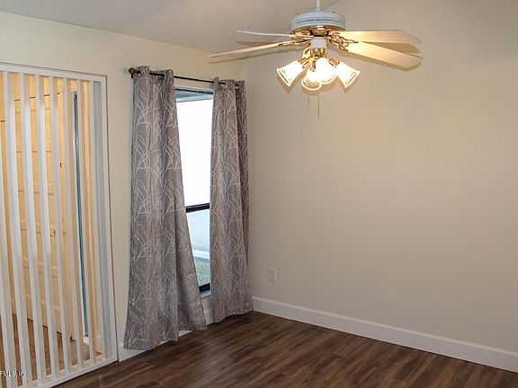 5th image of 2429 Normandy Ct