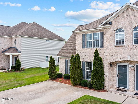 3rd image of 2055 Cambria Dr #A