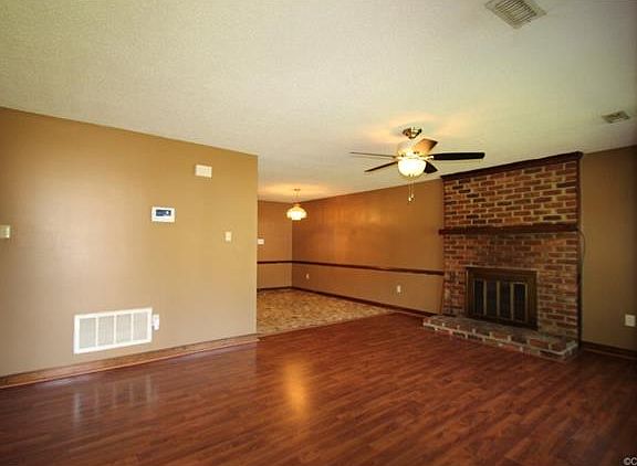3rd image of 4205 Cedardale Ln