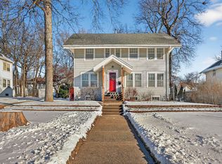 1916 Rainbow Dr, Cedar Falls, IA 50613