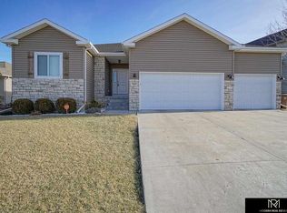 7550 Exbury Rd, Lincoln, NE 68516