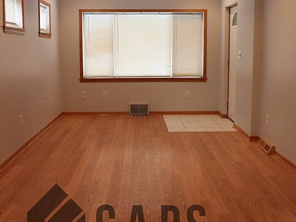 2nd image of 3847 Missouri St
