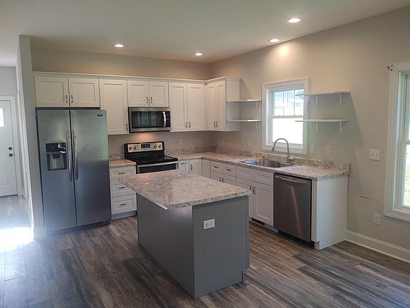 5th image of 906 Peaks St