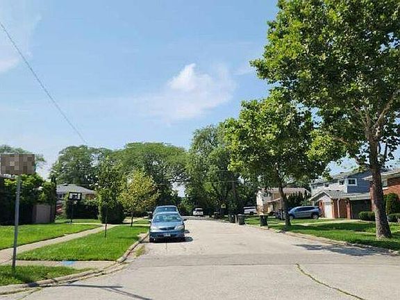 5th image of 9508 Oliphant Ave