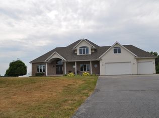 1076 S Mackinaw Rd, Kawkawlin, MI 48631