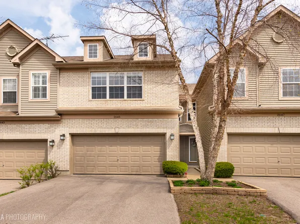 2645 Granite Ct, Prairie Grove, IL 60012