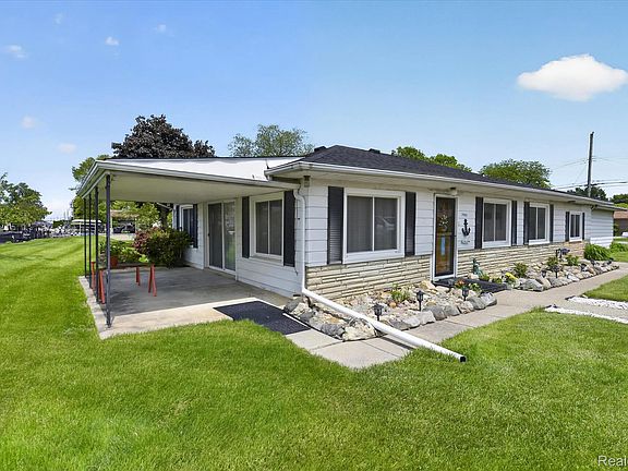 3rd image of 29886 Pointe Dr