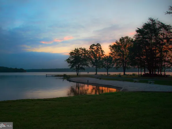 286 Lake Front Dr, Mineral, VA 23117