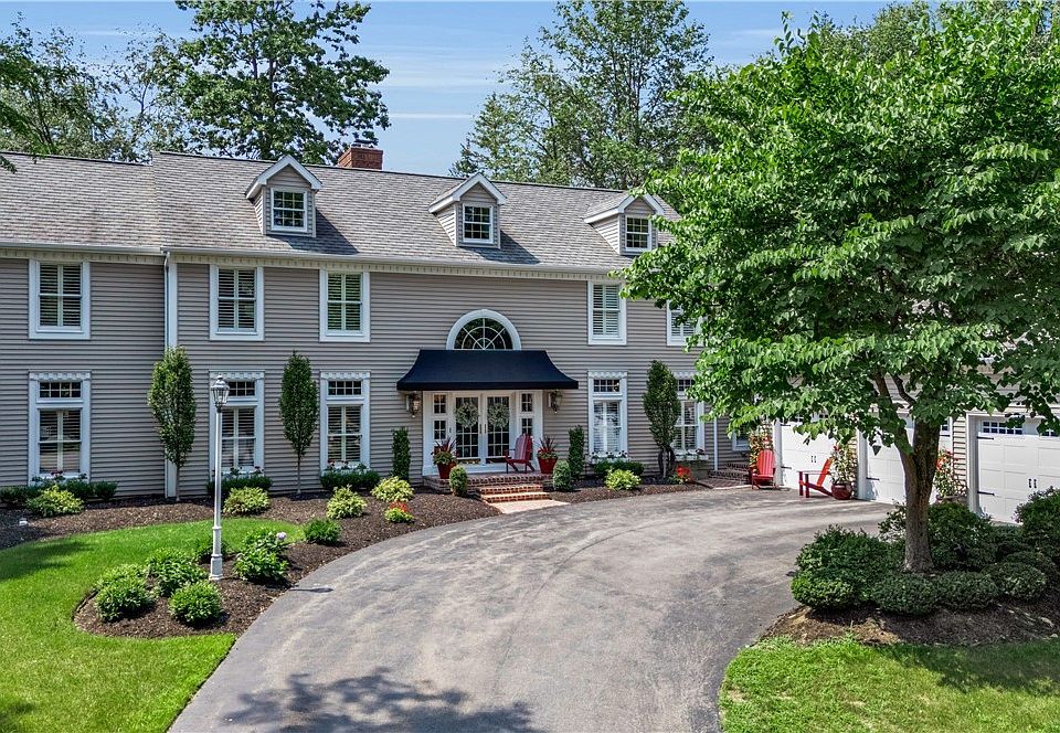 1st image of 163 Roxbury Park