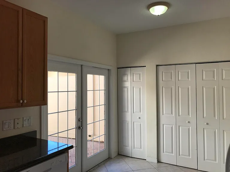 141 E Thatch Palm Cir — Photo 10