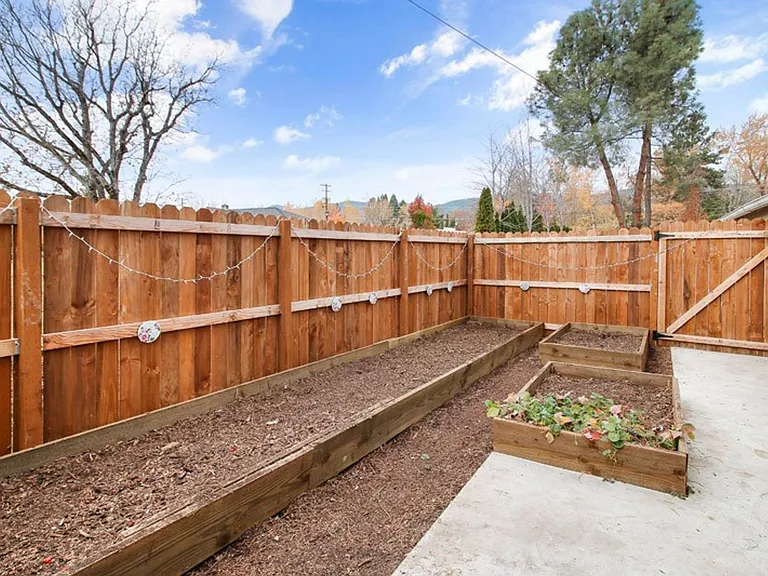 950C N 5th St — Photo 19