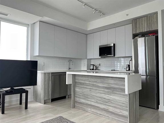 5th image of 297 Oak Walk Dr #703