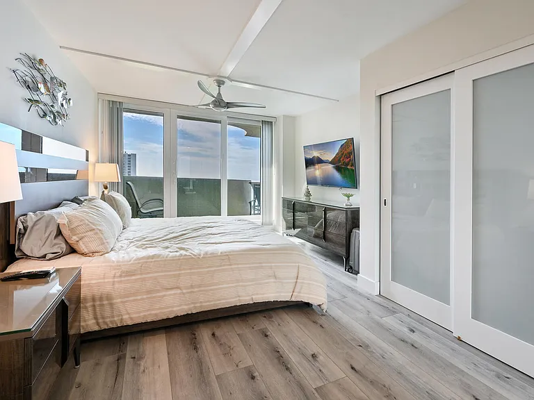 4001 Gulf Shore Blvd N — Photo 12