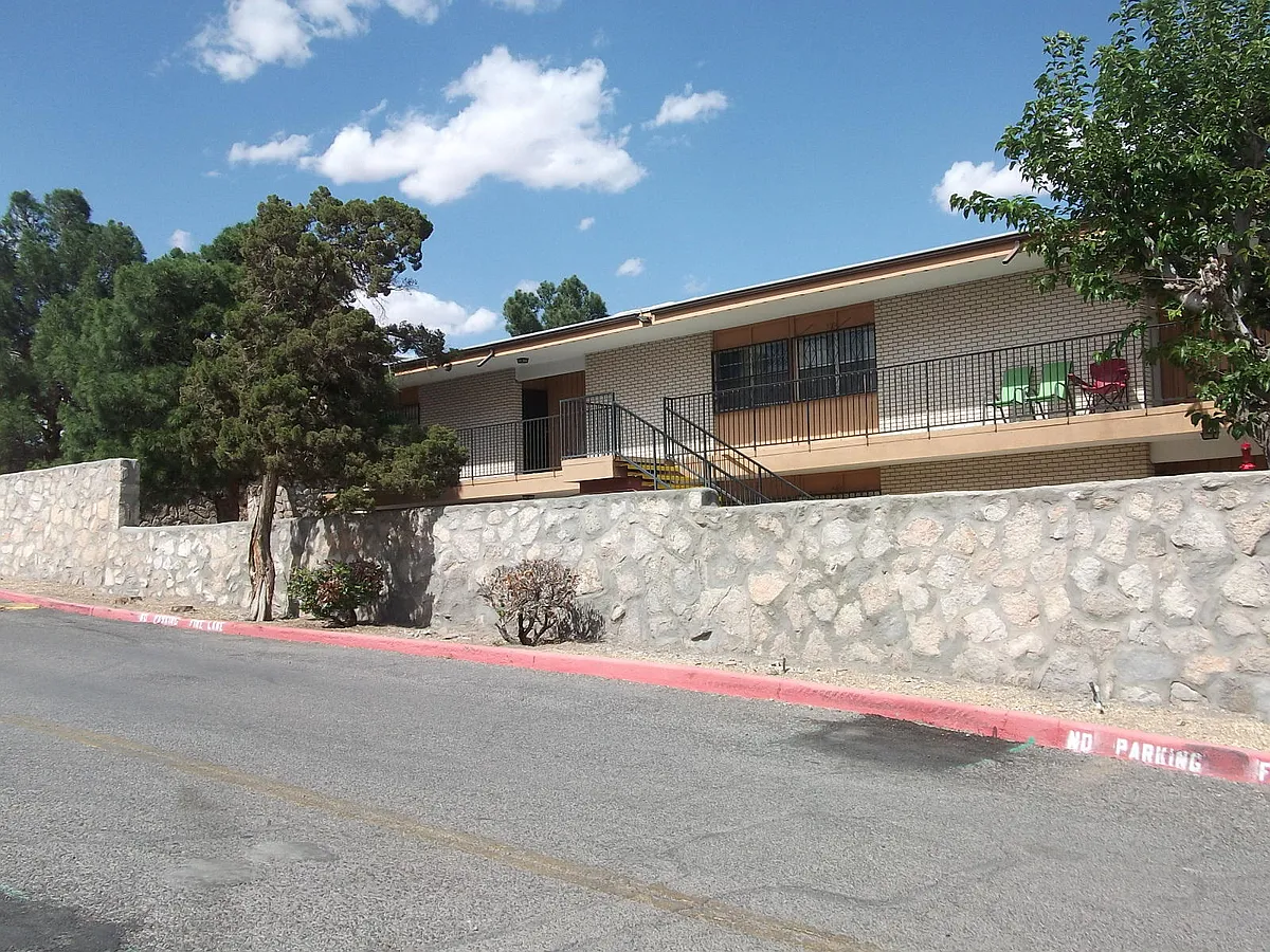 Building Photo - 6400 Edgemere Blvd #23