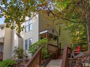 110 Daffodil Ln, Carrboro, NC 27510