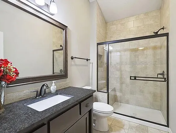 1301 NE Country Ln — Photo 12