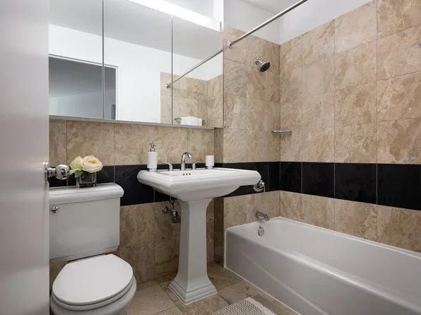 400 Chambers Street image 3 of 15