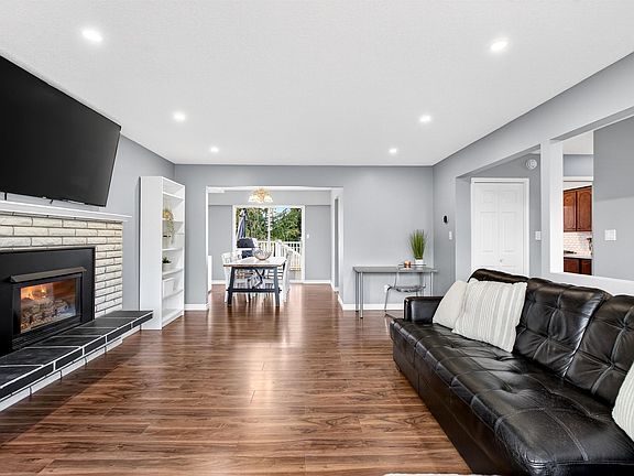 5th image of 21875 124th Ave