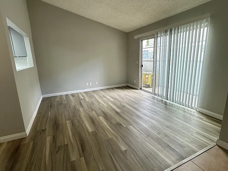 Sultana Village Townhomes — Photo 9