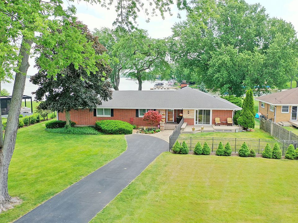 1st image of 905 River Terrace Dr