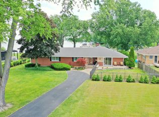 905 River Terrace Dr, Johnsburg, IL 60051