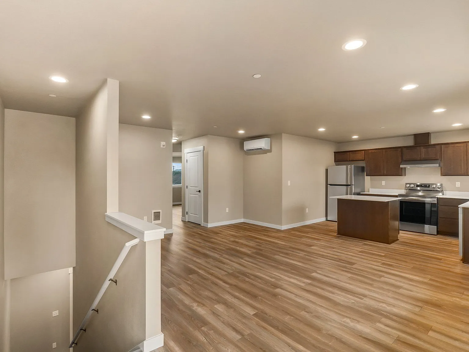 2 bed, 2.5 bath, 1500 sqft, $2,495 — Photo 3