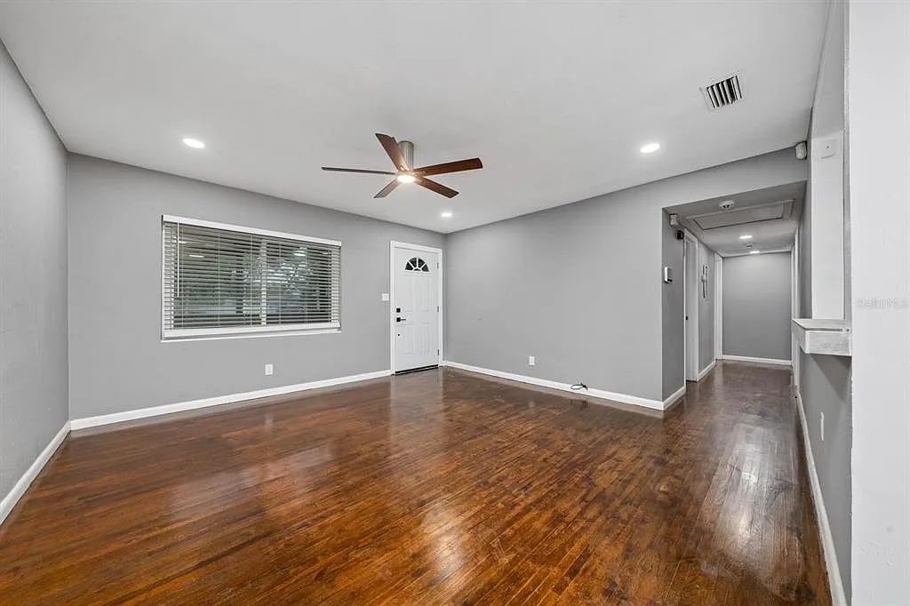 4 bed, 2.0 bath, 1467 sqft, $2,900 — Photo 2
