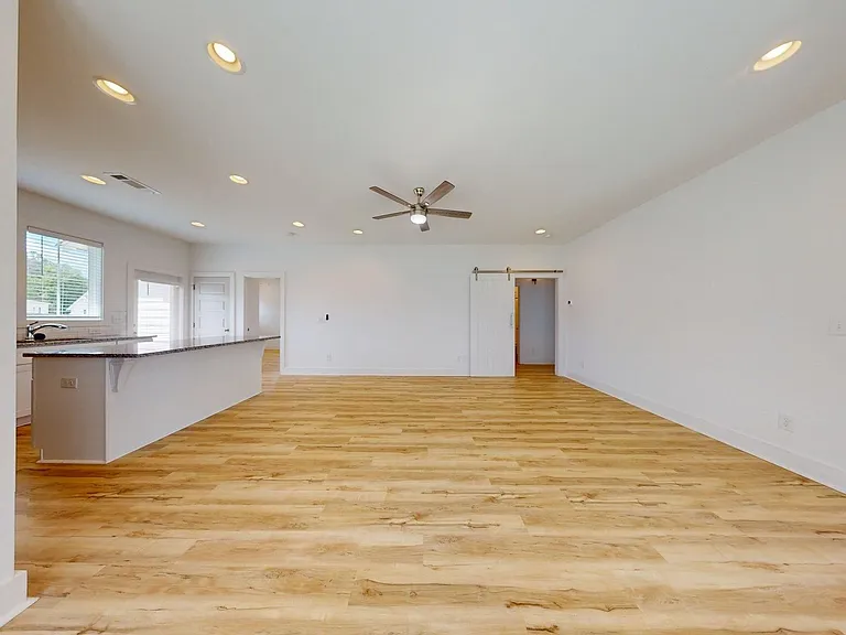 577 Piper Ave — Photo 3