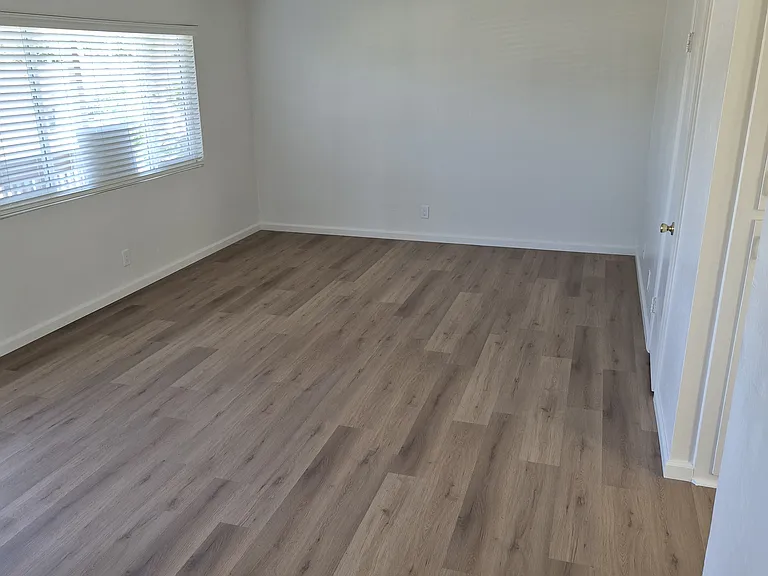 317 W Park Ave #205 — Photo 6