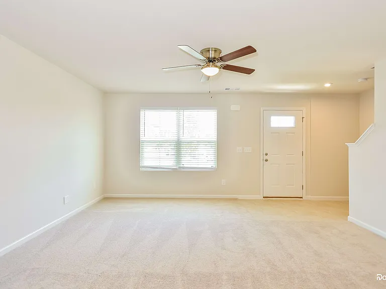 3232 Haskell Ln — Photo 7