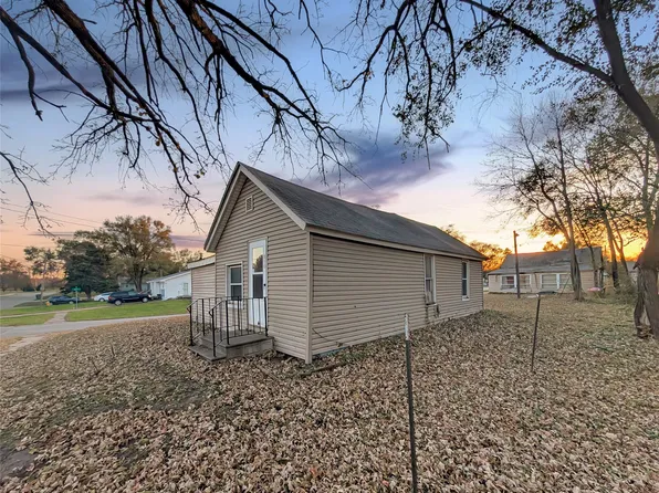 810 SE 10th St, Des Moines, IA 50309