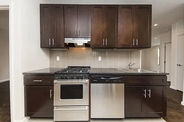 Rented by Jonis Realty | media 3