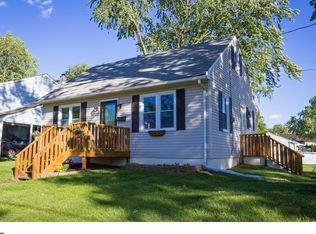 518 W Lincoln Ave, Magnolia, NJ 08049