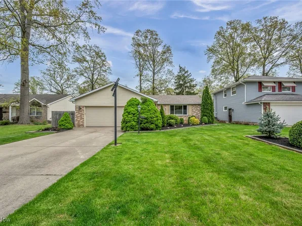 5107 Seven Pines Dr, Lorain, OH 44053