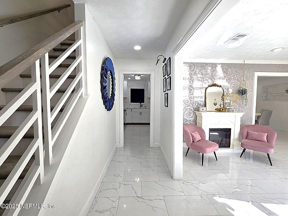 5th image of 5825 BUCKLEY Court