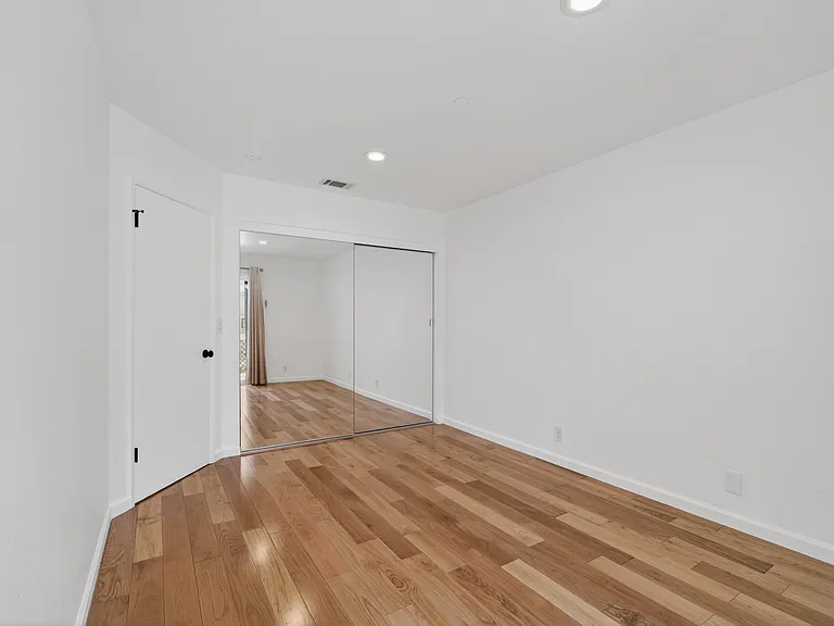 935 La Mesa Ter #G — Photo 18