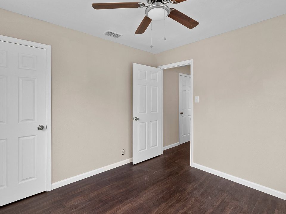 1st image of 3740 Brooks Dr