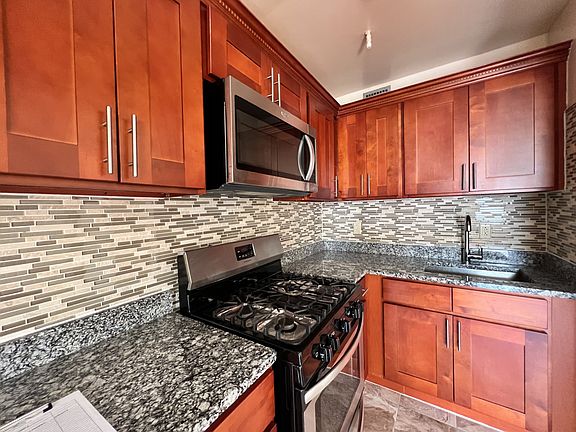 4th image of 8025 Parsons Blvd #C