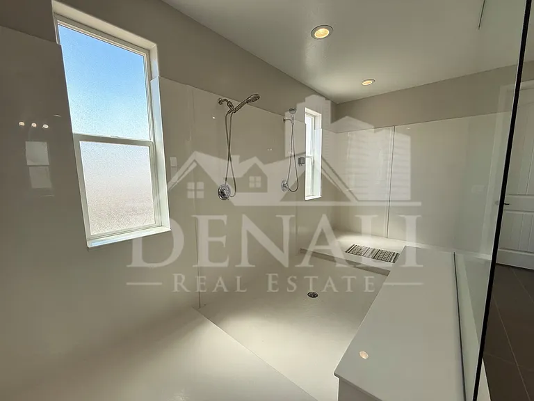 1729 W Myrna Ln — Photo 19