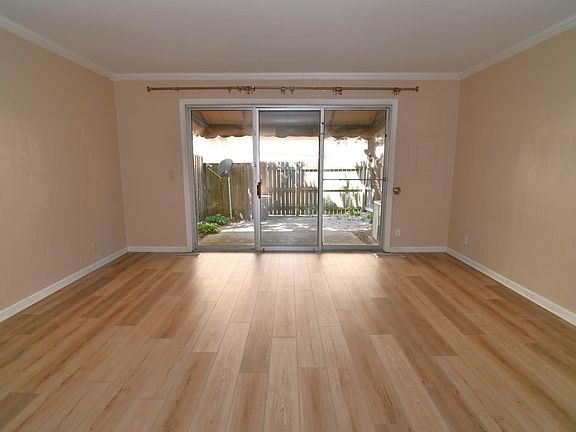 4th image of 101 Hampton Dr #101