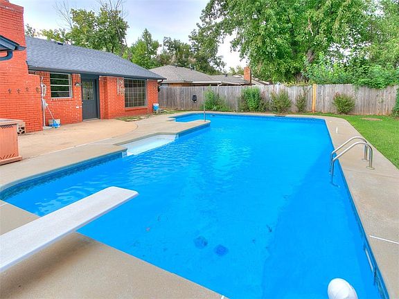 4th image of 1612 High Meadows Dr