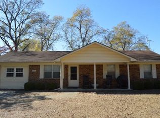 705 N Livingston St, Sylvester, GA 31791