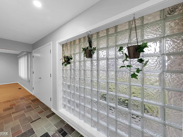 107 Bloomfield Blvd — Photo 7