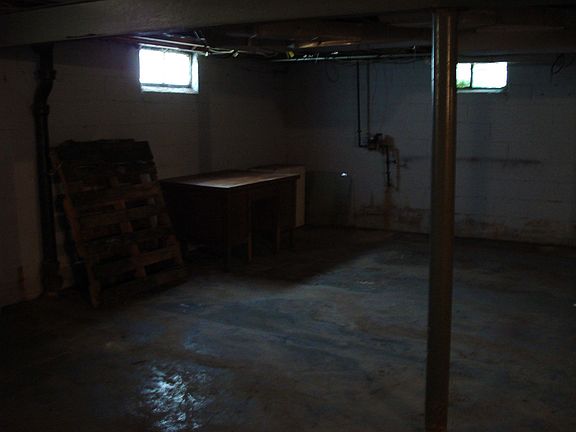 3rd image of 29 Colonial Ave